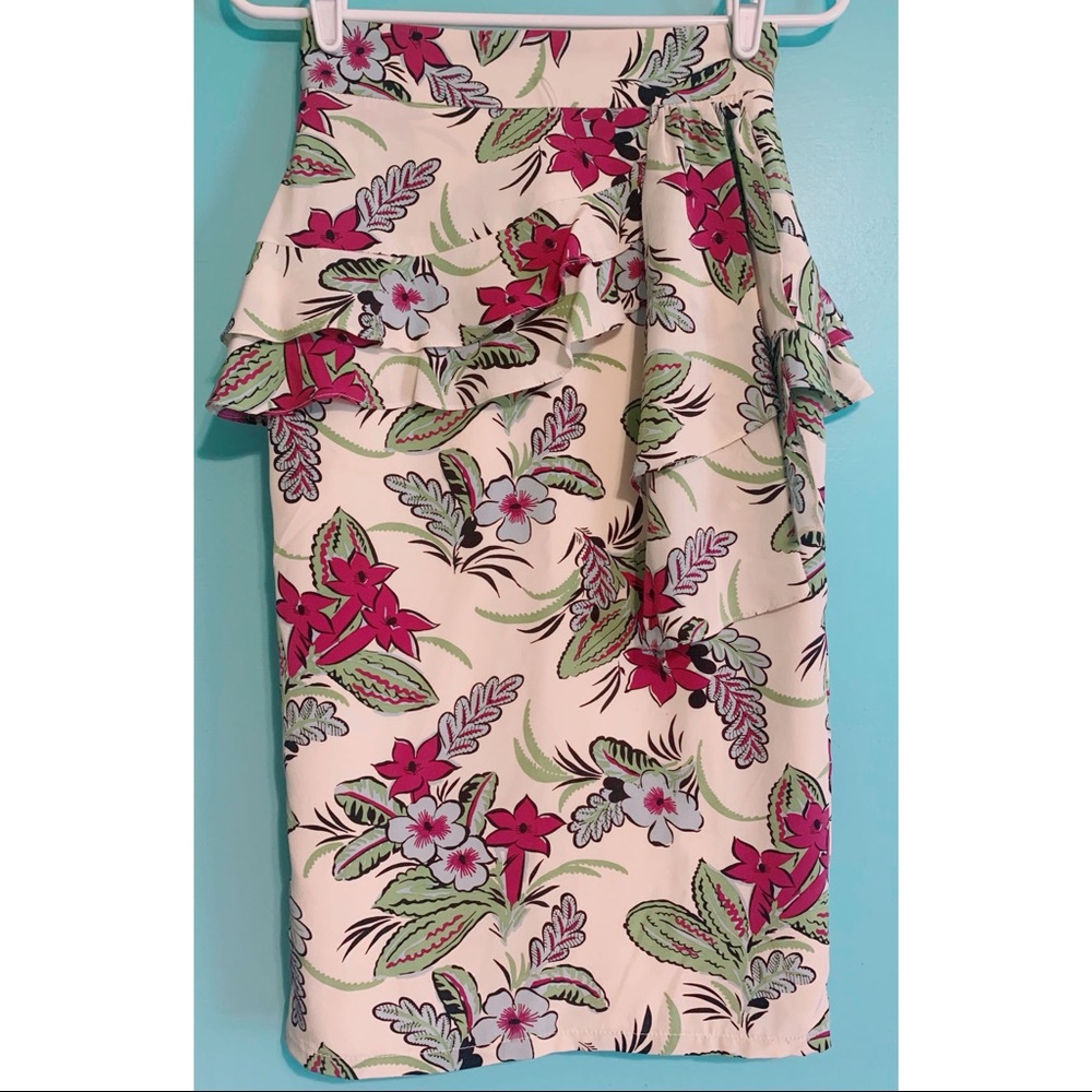 NANETTE LEPORE | Cream, Floral Peplum Style Skirt